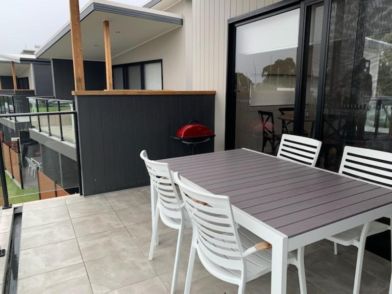 Captains Cove 1St Floor Spa Luxury Apartments - Free Netflix Paynesville Εξωτερικό φωτογραφία
